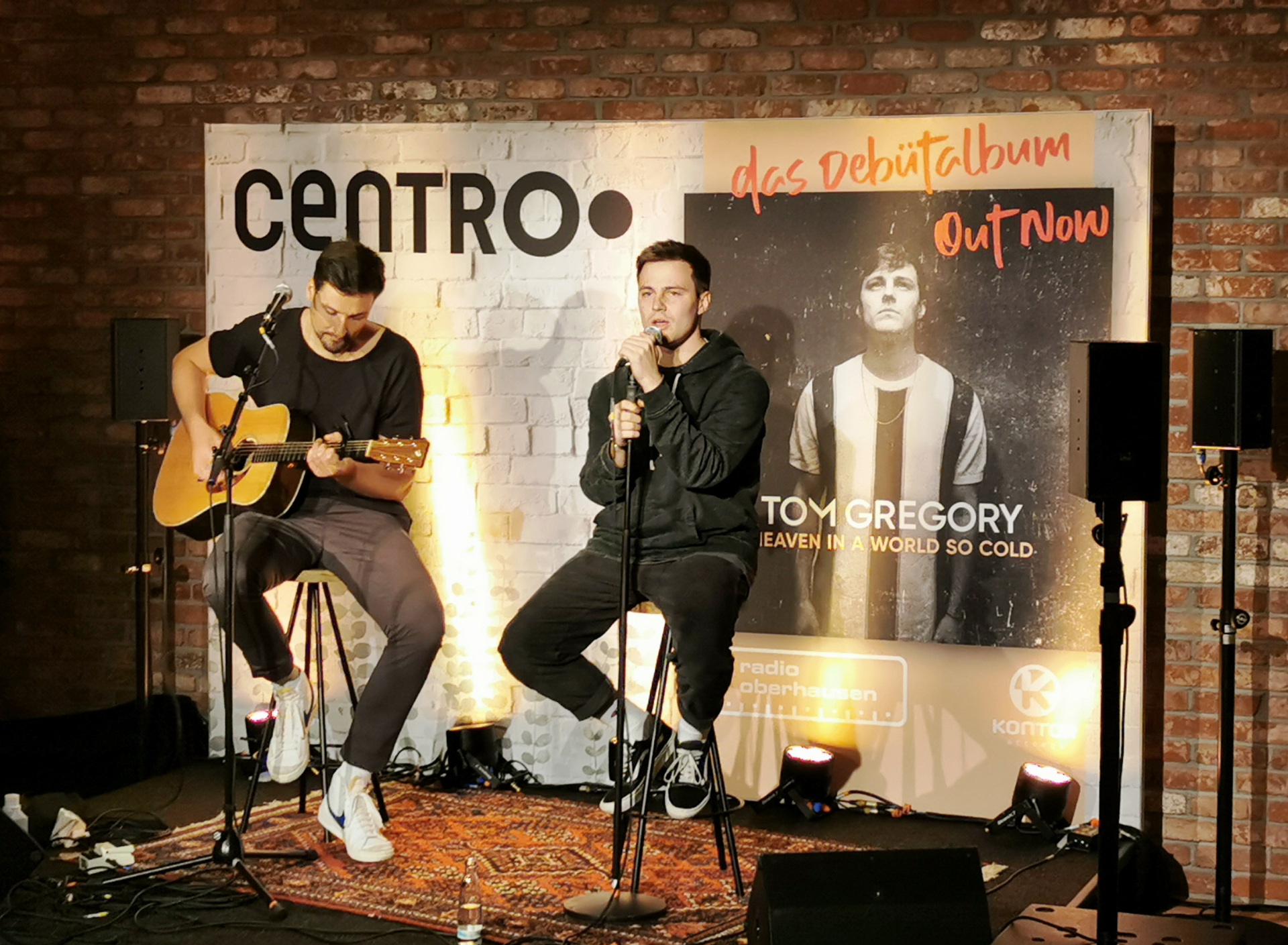 Tom Gregory – Akustik-Auftritt zum Debütalbum „Heaven In A World So Cold“ im CentrO